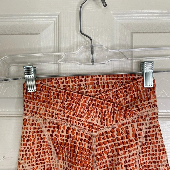 L*SPACE Set Do The Twist Sports Bra Carter Bike Short Wild Bunch Size XS Orange - Picture 11 of 16